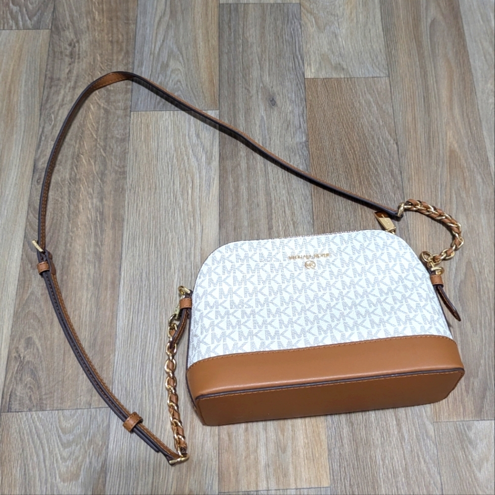 Michael Kors Jet Set Charm Large Dome Crossbody